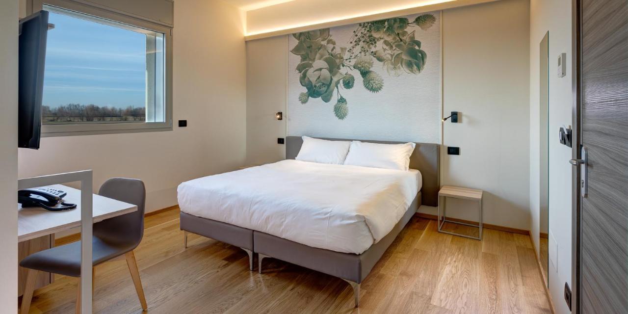 Park Hotel & Residence By The Cube Fidenza Extérieur photo