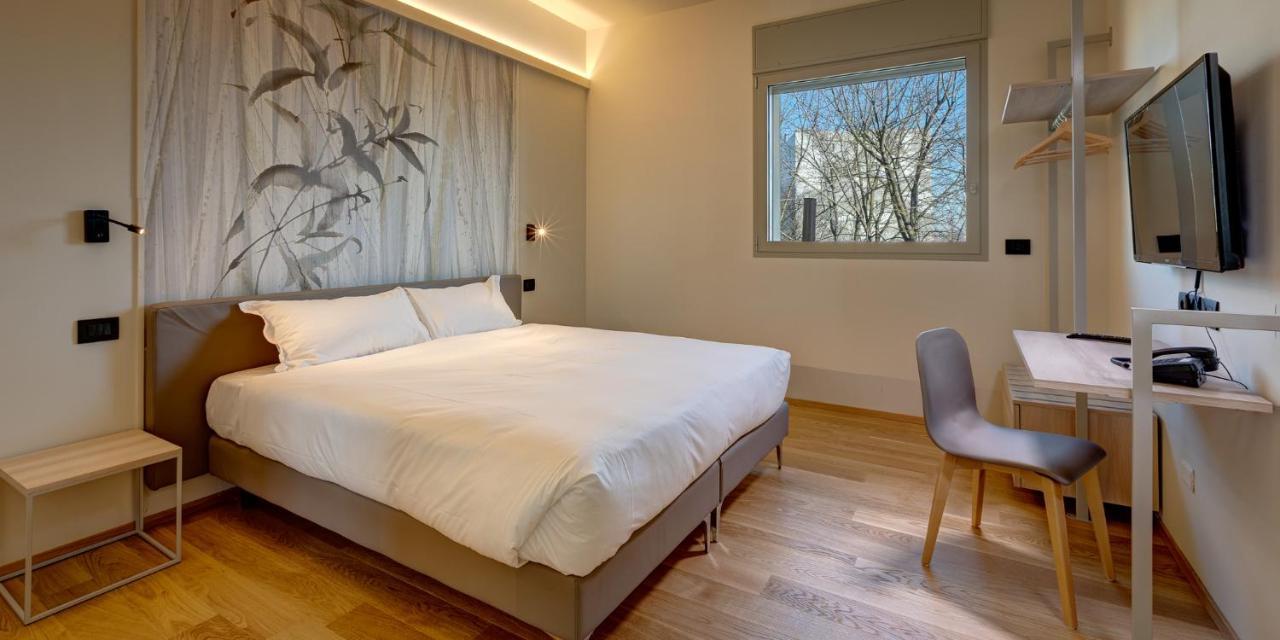 Park Hotel & Residence By The Cube Fidenza Extérieur photo