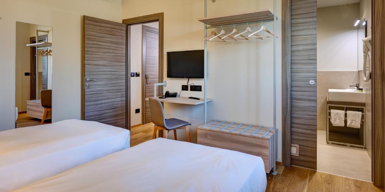 Park Hotel & Residence By The Cube Fidenza Extérieur photo