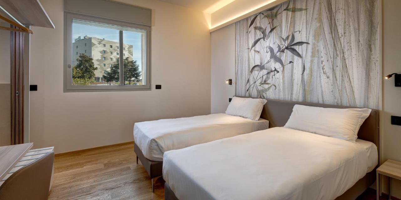 Park Hotel & Residence By The Cube Fidenza Extérieur photo